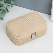 Casket to the leatherette for jewelry 
