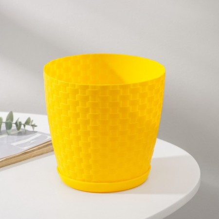 Pot for flowers with the Podon "Rotan", 2 l, the color is yellow-1