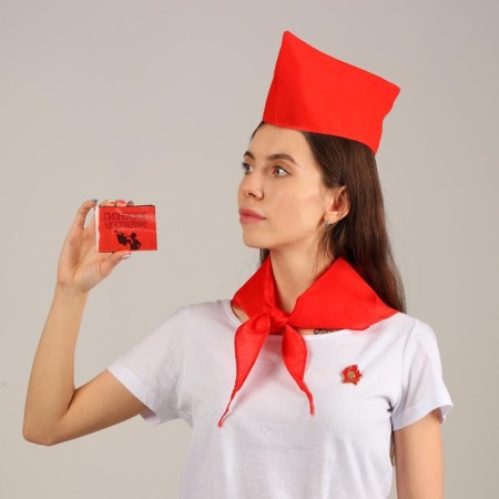 Set of pioneer "Salyut-pioneer", cap, tie, certificate, badge-1