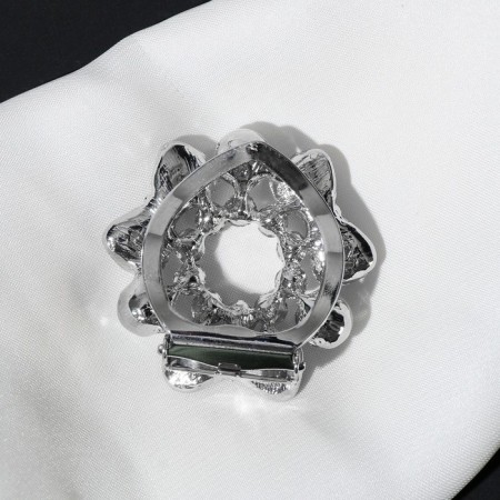 Clutch for a scarf “Bows with beads”, white color in silver-3