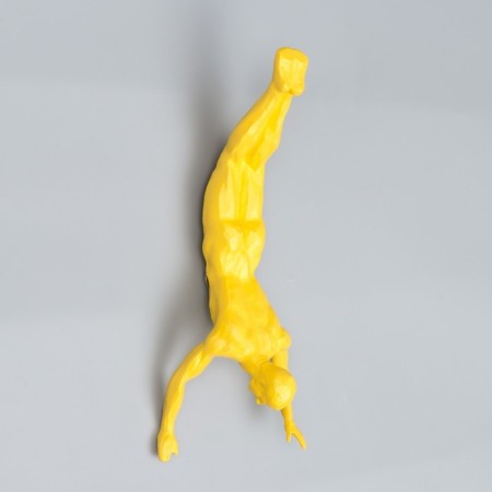 Souvenir Polystone "Free fall" yellow 30x12x9 cm-1