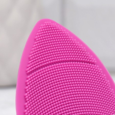 Washing brush "drop" on a suction cup, 9 × 7 cm, color mix-1