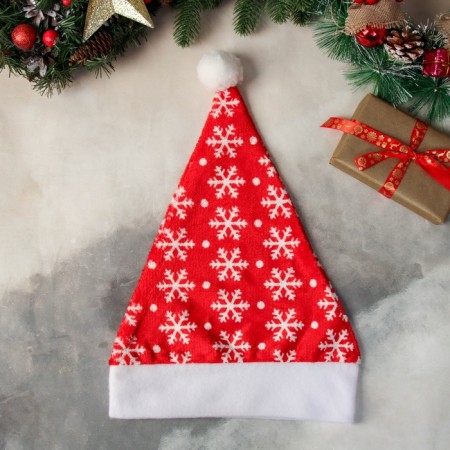 New Year's cap "Snowflakes in the peas" 28x37 cm, red
