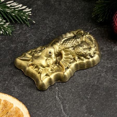 Figure with the suspension of "Dragosh Kin" Old Gold, 10x8x1cm-2