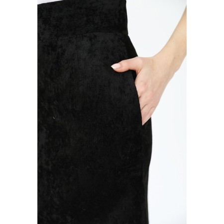 Velvet skirt with a cut on the front, size 42-1