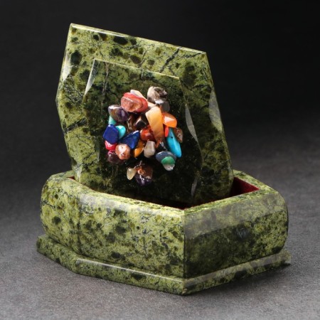 Casket, 13 x 9 x 5 cm, coil-2