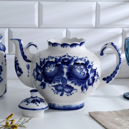 Teapot "Family", h = 19 cm, 2.1 l, gzhel-2