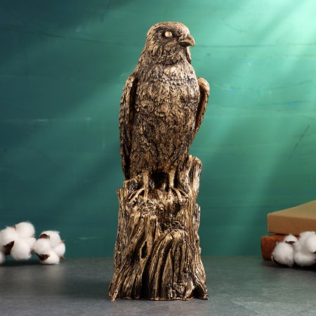 Figure "Falcon" 13x13x34cm
