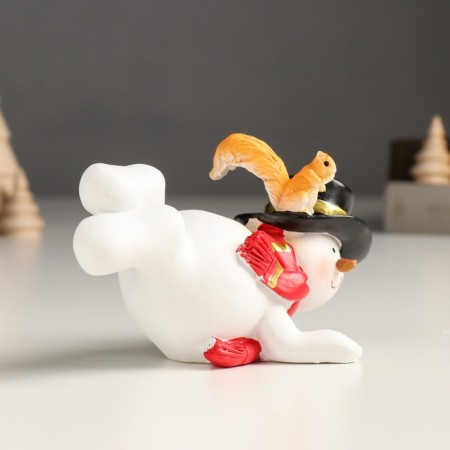 Polystone souvenir "Snowman in the cylinder and scarf, with a squirrel" Mix 12x8x cm-2