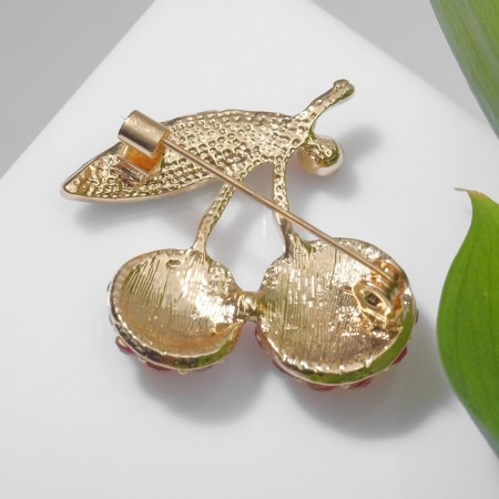 Brooch "Cherry" with a leaflet, the color is red-green in gold-1