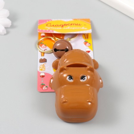 A plastic keychain with a carbine "Hippo-Subastika" closes when you press a tooth 5.5x7.5x4.5 cm 104989