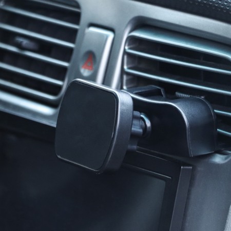 Cartage phone holder in the CD slot magnetic