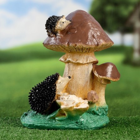 Garden figure "Hedgehogs on the fungus" 19x16x26cm
