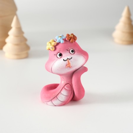 Polystone souvenir "Snake with a floral wreath" with gold mix 4.5x4x6.5 cm-1