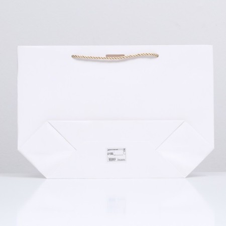 Gift package with a ribbon of 26 x 25 x 11 cm "White"-1