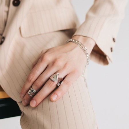 The ring "minimal" the arc, the color is silver, dimensionless-2