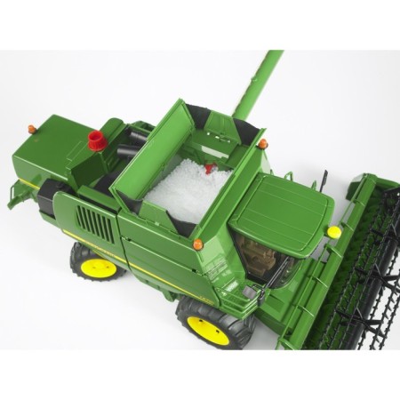 John Deere T670i combine-6