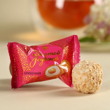 Gift set "Blow with happiness": Black tea Vanil and caramel 50 g, sweets with cream filling 150 g.-2