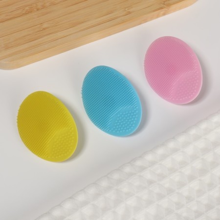 Washing brush "Oval" on a suction cup, 6.3 × 5 cm, color mix-9