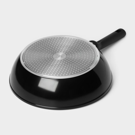 Magistro Warrior, D = 28 cm, h = 7.5 cm, anti -stick coating, induction-5