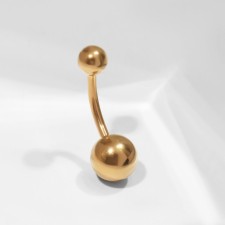 Piercing in the navel 