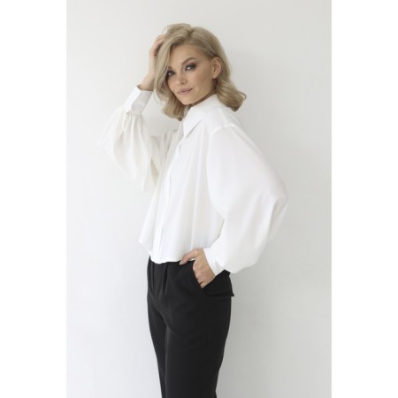 Women's blouse with lush sleeve, size 50