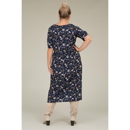 Women's dress, size 44-5