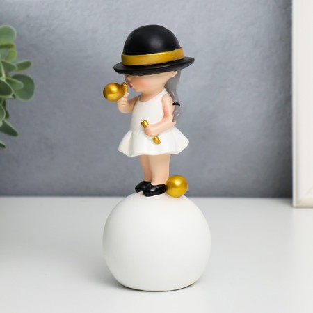Polystone souvenir "Baby in a black hat, with a gold bubble on the ball" 15x7x7 cm