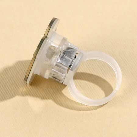 Ring with a twinkle "Gift" 3x3x3 cm-2