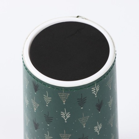 New Year. Thermost man in the leatherette "Christmas trees", 450 ml-2