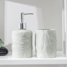 A set of accessories for the bathroom 