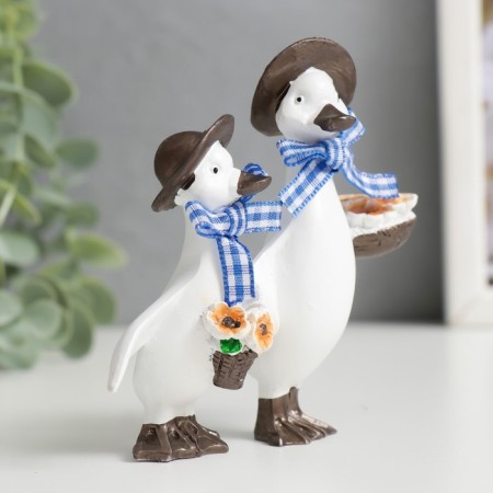 Souvenir Polystone "Ducks in Panama, with Flowers basket" 9x9x3 cm-1