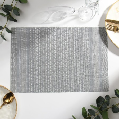 Napkin on the table of the share, centered, 45*30cm
