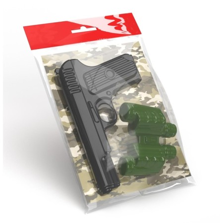 Equipment set: pistol, binoculars