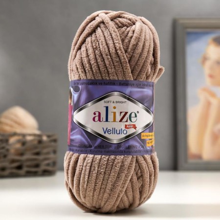 Yarn "Velluto" 100% micropoliester 68m/100g (530 beige)
