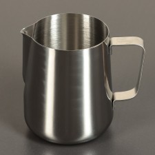 Pitcher Pither made of stainless steel, 600 ml, chrome color