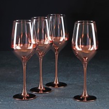 A set of glass glasses for the wine 