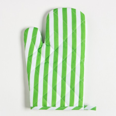 The kitchen set is green color, a severity 17x17 cm, mittens 26x16 cm, 100% p/e-1