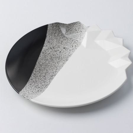 Ceramic plate "Snow Mountains", 27 cm, black and white color-4