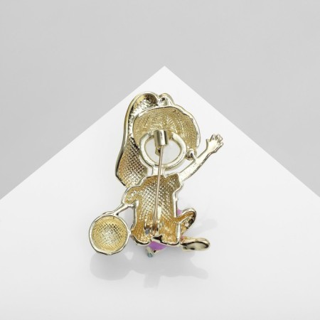 Brooch "Girl" athlete, colored in gold-2