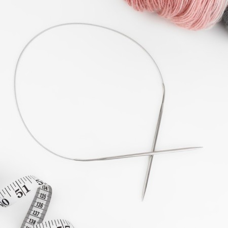 The knitting needles are circular, for knitting, with a metal cable, d = 3.5 mm, 14/60 cm-1