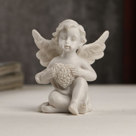 Polystone souvenir "Snowty Angel with Flower Heart" 7x5.5x5 cm