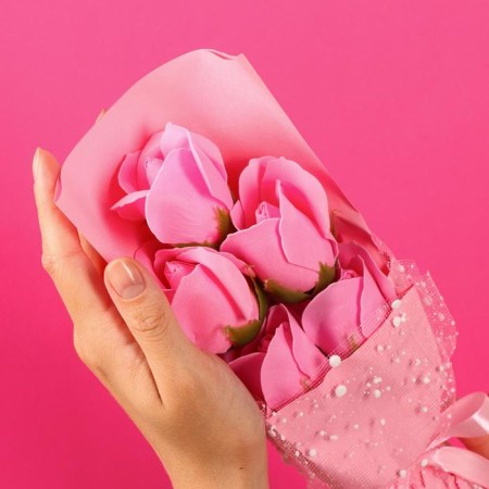 A bouquet of soap roses, pink-1