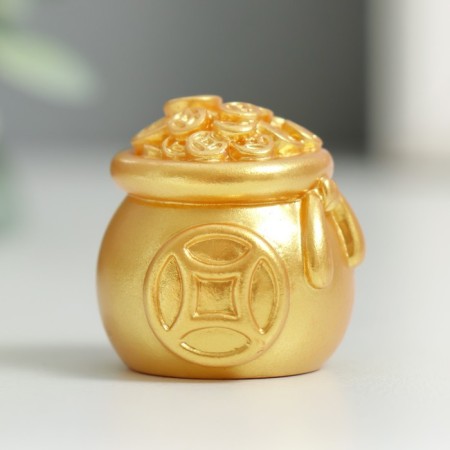 Souvenir Polystone "A pot with gold coins" 3x3 cm