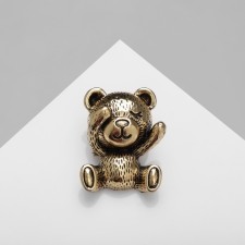 Brooch 