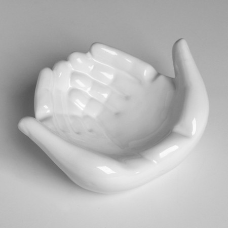 Ashtray "palms together", 15 x 12 cm, mix-3