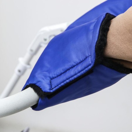 The coupling on the handle of the stroller, the color is blue-1