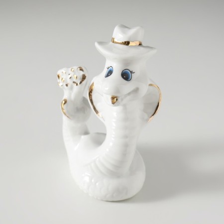 Souvenir Ceramics "White Cobra with a bouquet and in a hat" with gold 3.5x5x9 cm-4