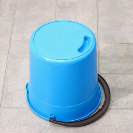 A bucket with a drain of round, 7 l, d = 23 cm, h = 23 cm, blue color-4