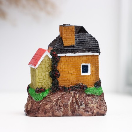 Figure "Rural House" 6x3x7cm, mix-2